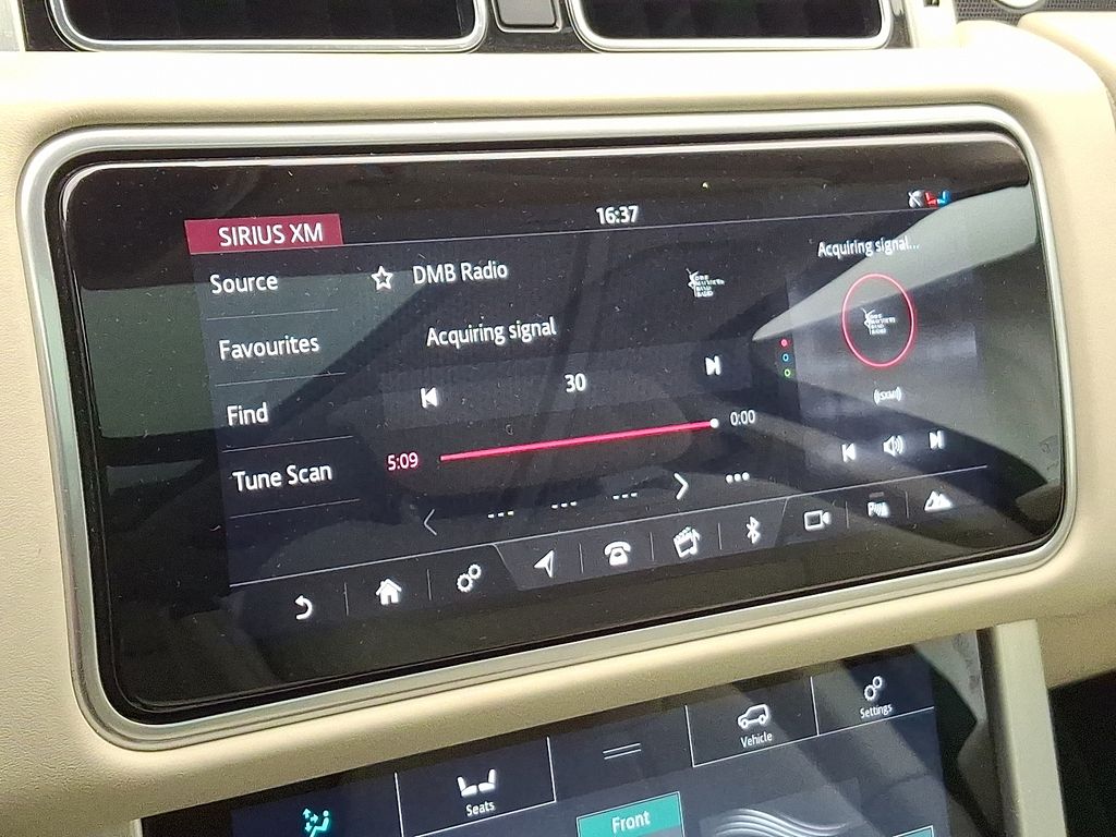 Thumbnail: 2022 Land Rover Range Rover - 18