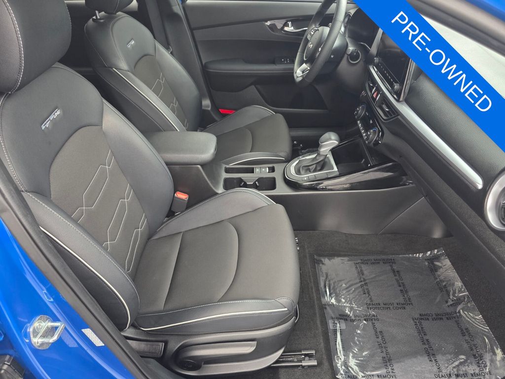 Used 2023 Blue Kia GT-Line image 28