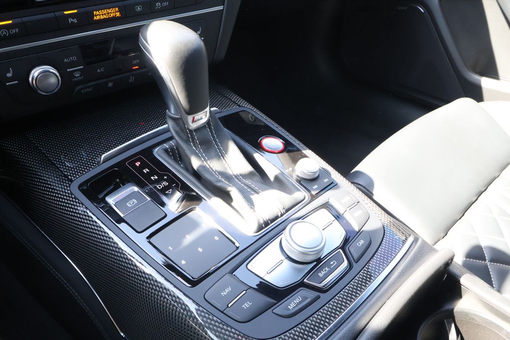 Thumbnail: 2016 Audi S6 - 27