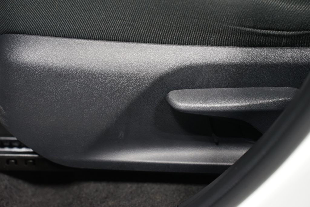 Thumbnail: 2024 Toyota RAV4 - 32