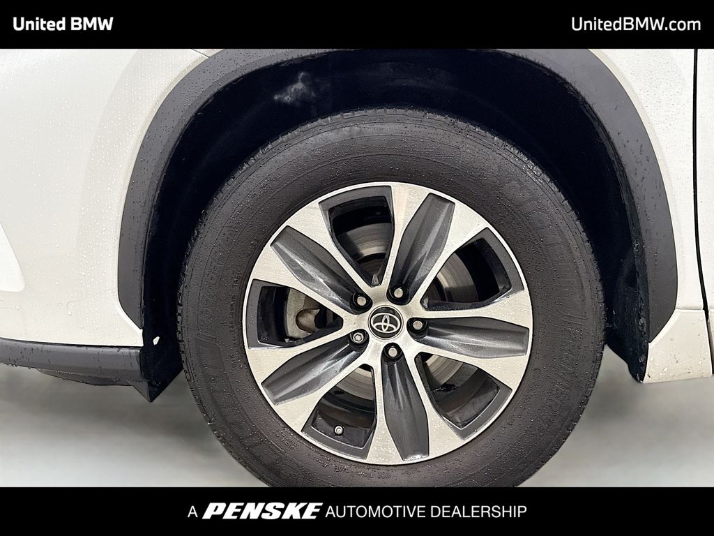 Thumbnail: 2023 Toyota Highlander - 2