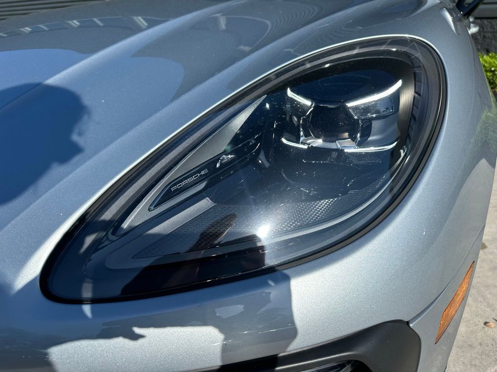 Thumbnail: 2023 Porsche Macan - 13