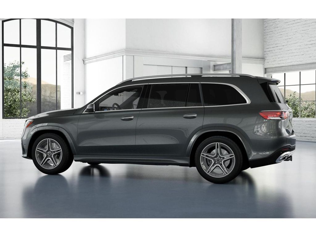 2025 Mercedes-Benz GLS 450 4MATIC 32