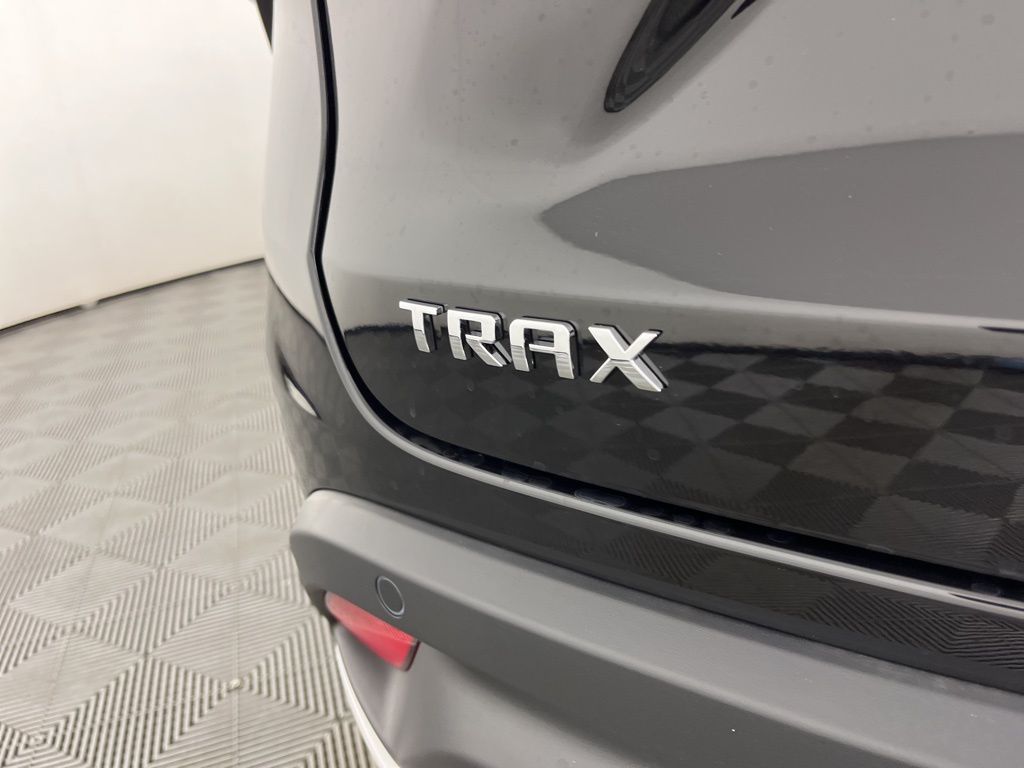 Thumbnail: 2025 Chevrolet Trax - 18