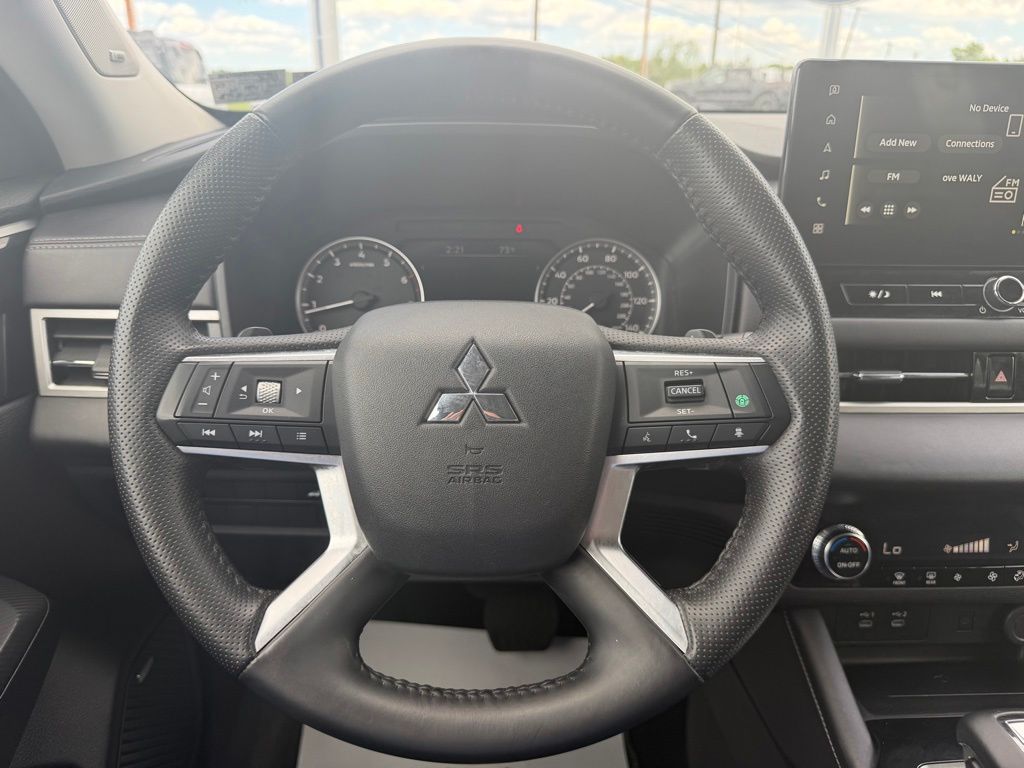 2025 Mitsubishi Outlander SE Silver at South Hills Kia