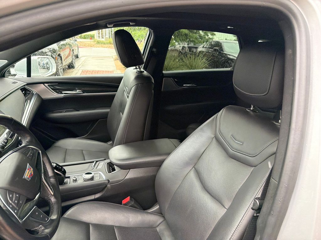Used 2020 Silver Cadillac Premium Luxury image 20