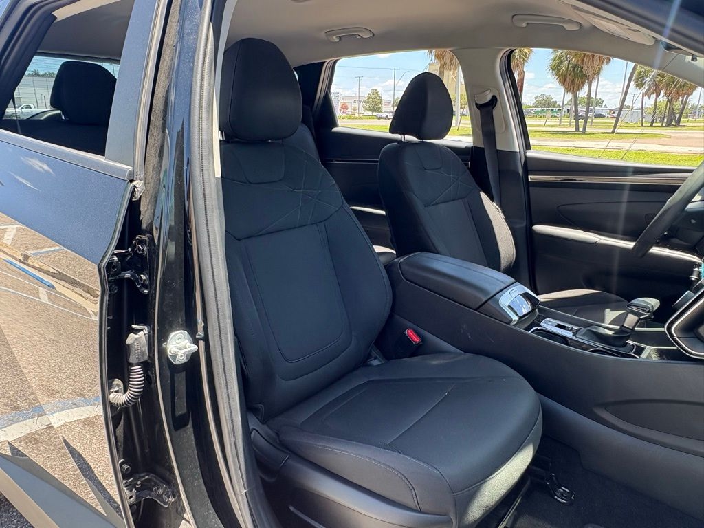 Used 2024 Black Hyundai SE image 16