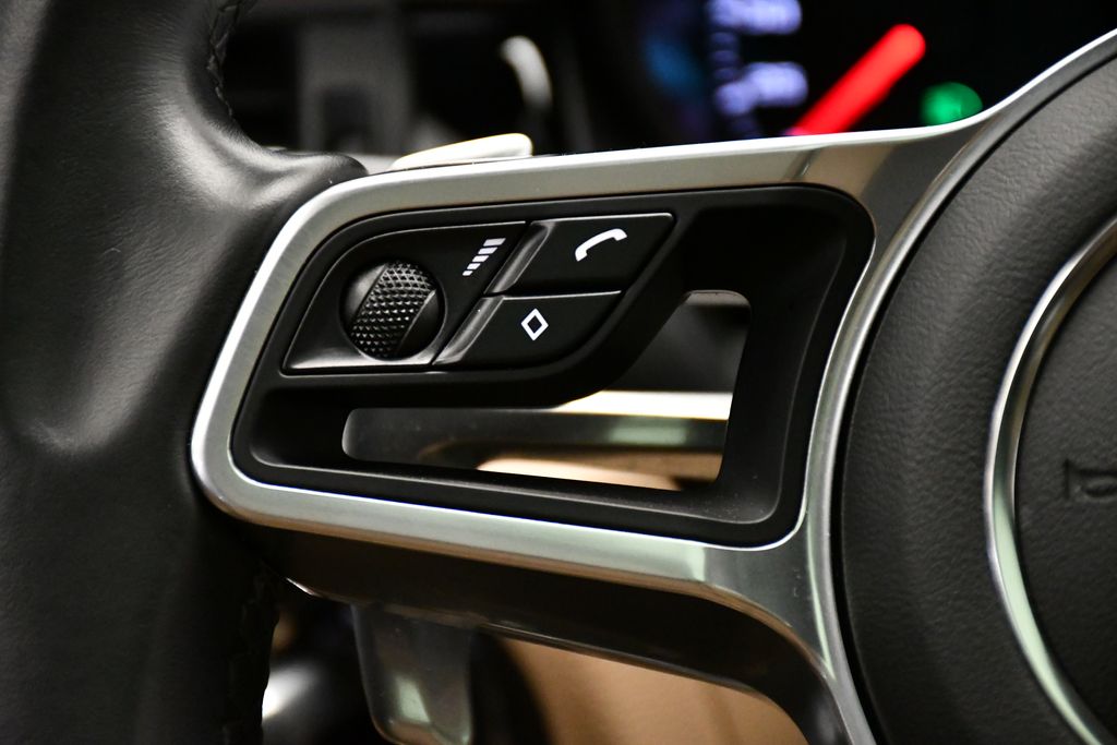 2021 Porsche Macan  28