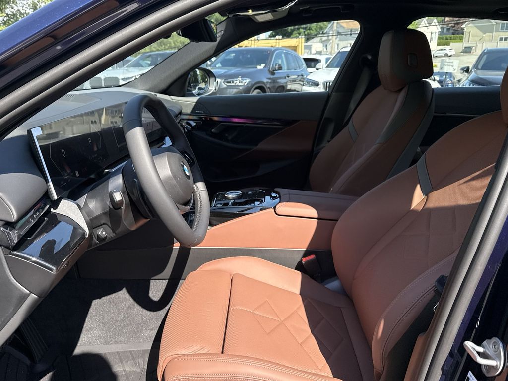 Thumbnail: 2027 BMW 5 Series - 11