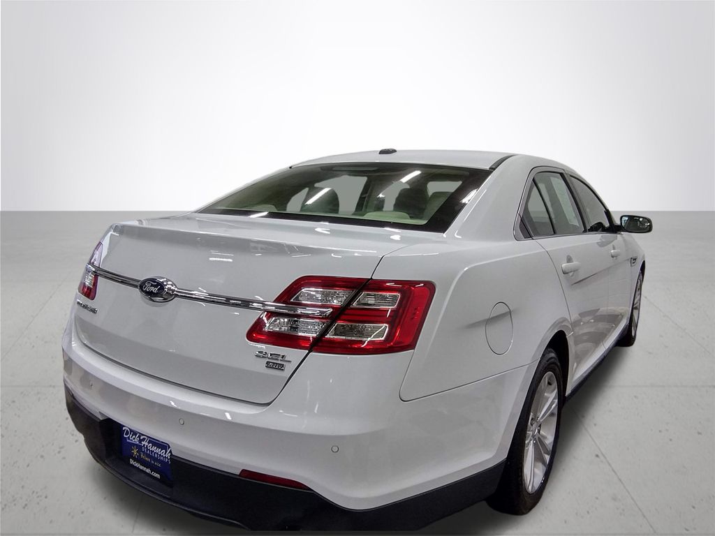 2016 Ford Taurus SEL