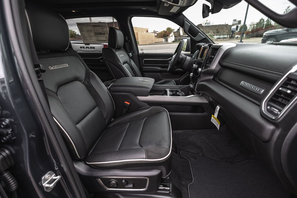 2026 Ram 1500 Laramie thumbnail 34