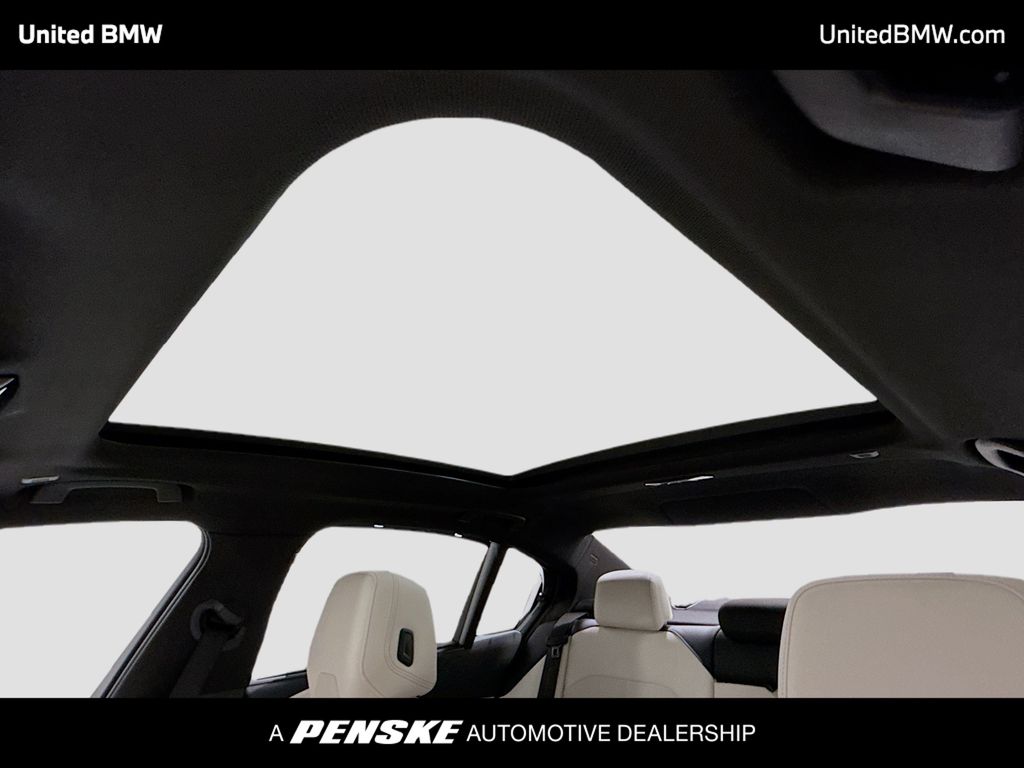 Thumbnail: 2026 BMW i5 - 12