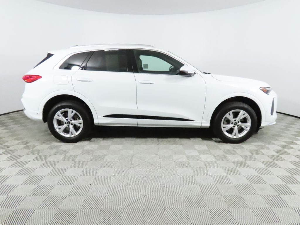 Thumbnail: 2025 Audi Q5 - 6