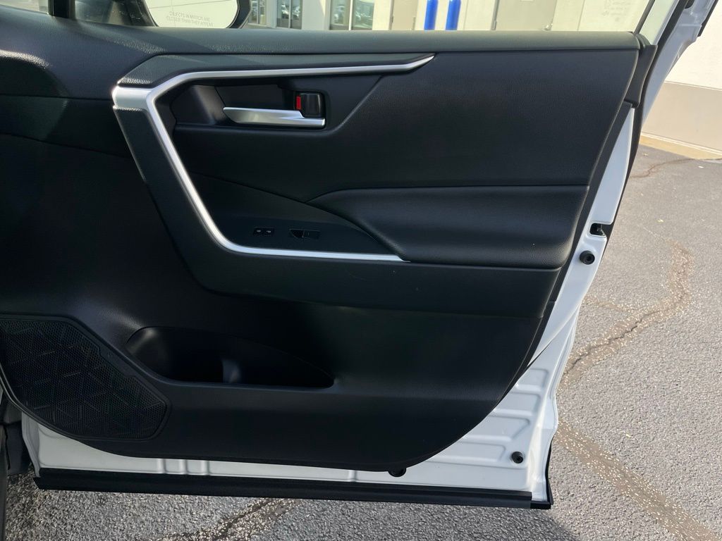 Thumbnail: 2024 Toyota RAV4 - 30