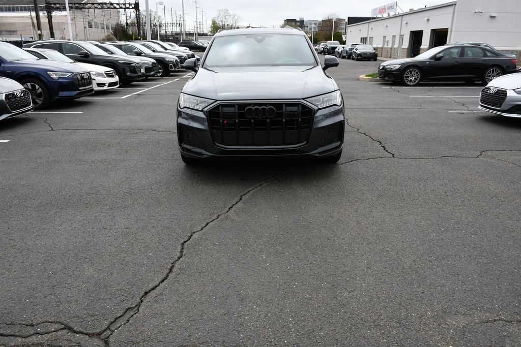 Thumbnail: 2023 Audi SQ7 - 10
