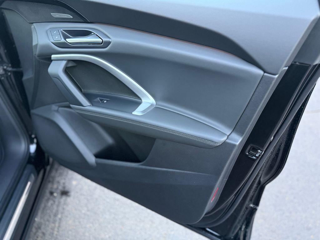 Thumbnail: 2025 Audi Q5 - 22