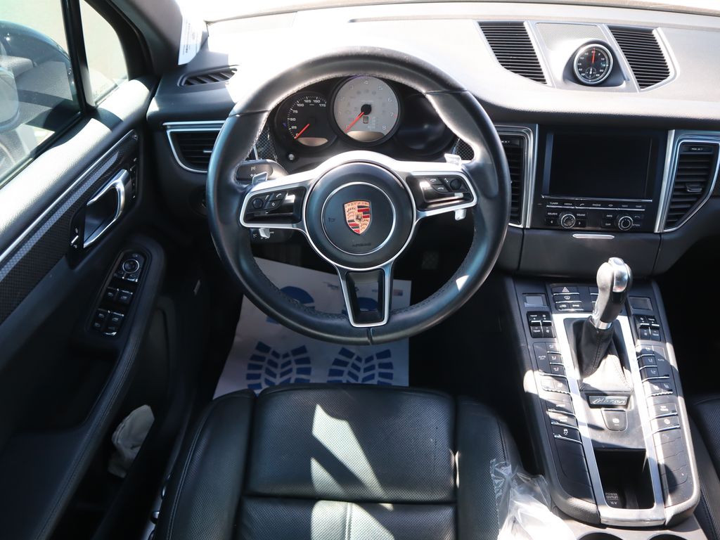 Thumbnail: 2015 Porsche Macan - 5