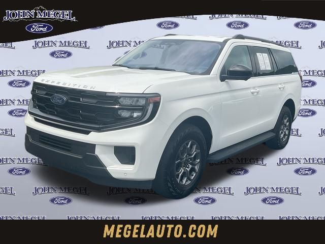 White Metallic 2025 Ford Expedition Active RWD SUV / Crossover 4X2 Automatic