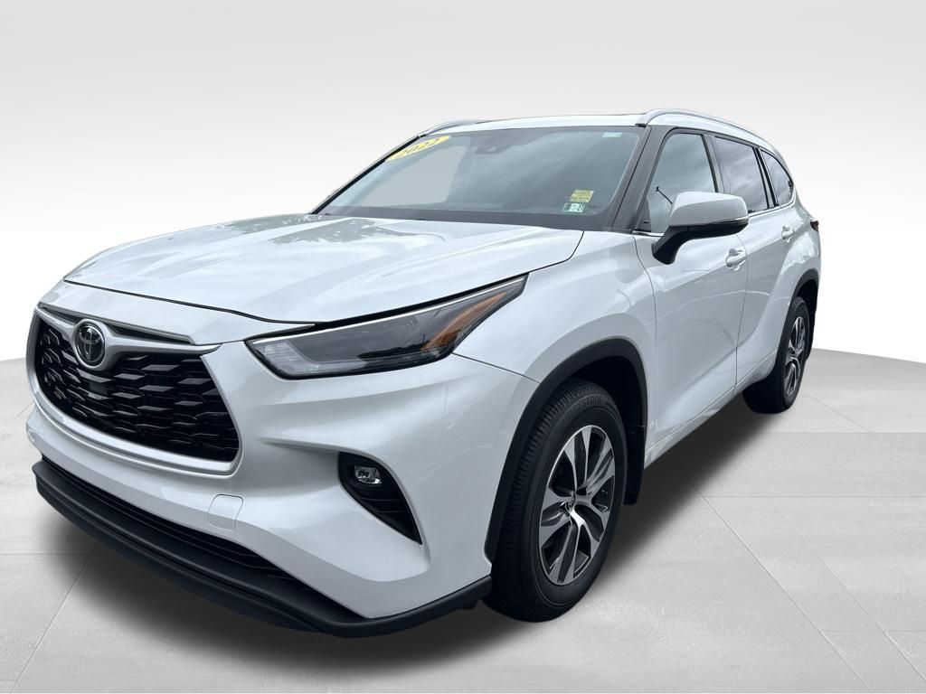 Pearl 2022 Toyota Highlander SUV / Crossover All-Wheel Drive 8-Speed Automatic