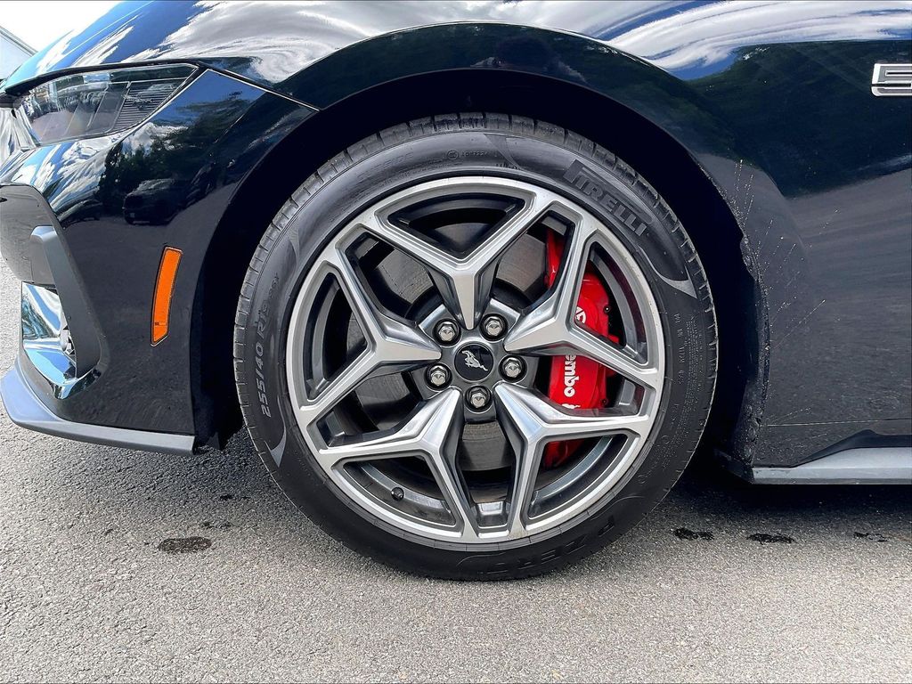 2025 Ford Mustang — photo 22