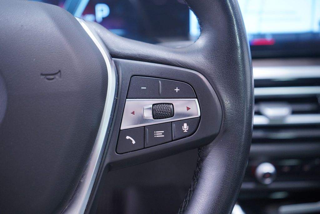 Thumbnail: 2023 BMW i4 - 20