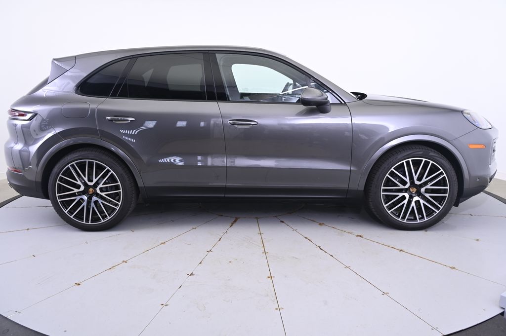 Thumbnail: 2025 Porsche Cayenne - 8