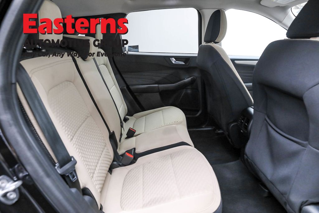 Used 2021 Black Ford SE image 23