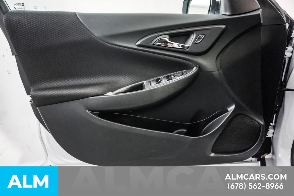 Used 2025 White Chevrolet LT image 47