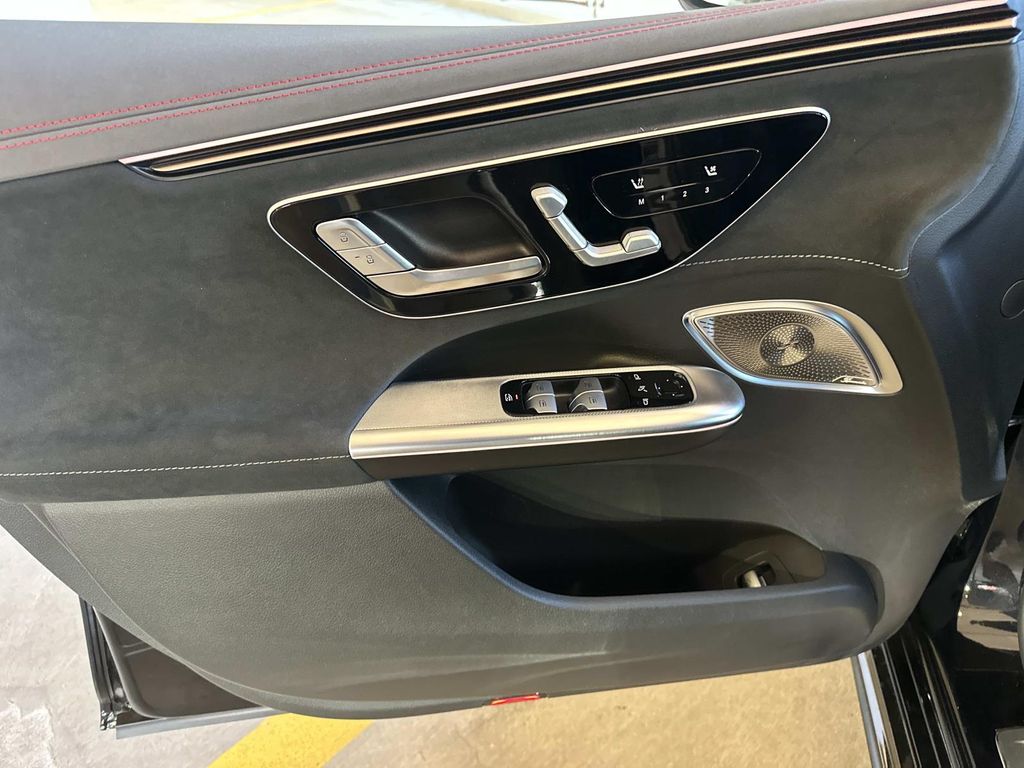 Thumbnail: 2025 Mercedes-Benz EQE - 16