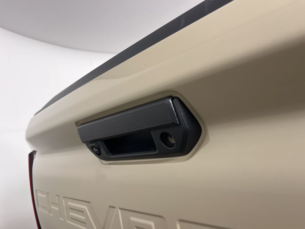 Thumbnail: 2024 Chevrolet Colorado - 19