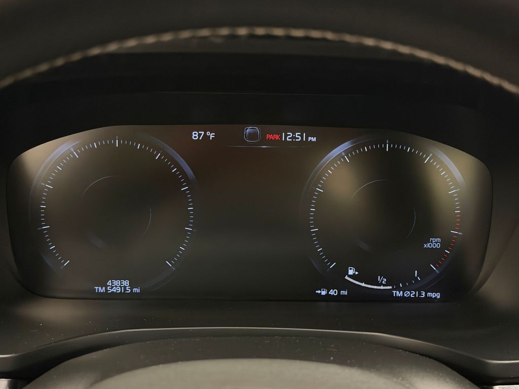 Thumbnail: 2021 Volvo S60 - 23