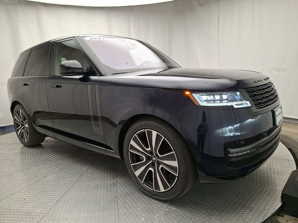 2023 Land Rover Range Rover SE 3
