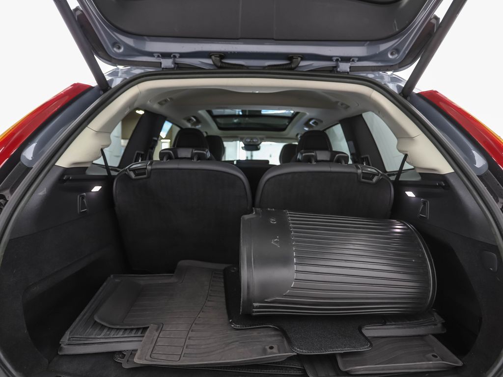 Thumbnail: 2023 Volvo XC90 - 26