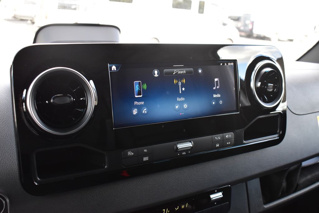 Thumbnail: 2025 Mercedes-Benz Sprinter - 17