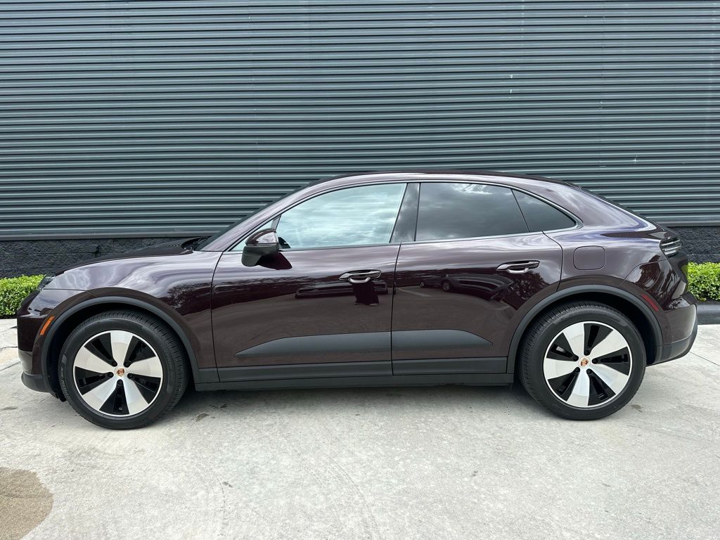 Thumbnail: 2025 Porsche Macan - 2