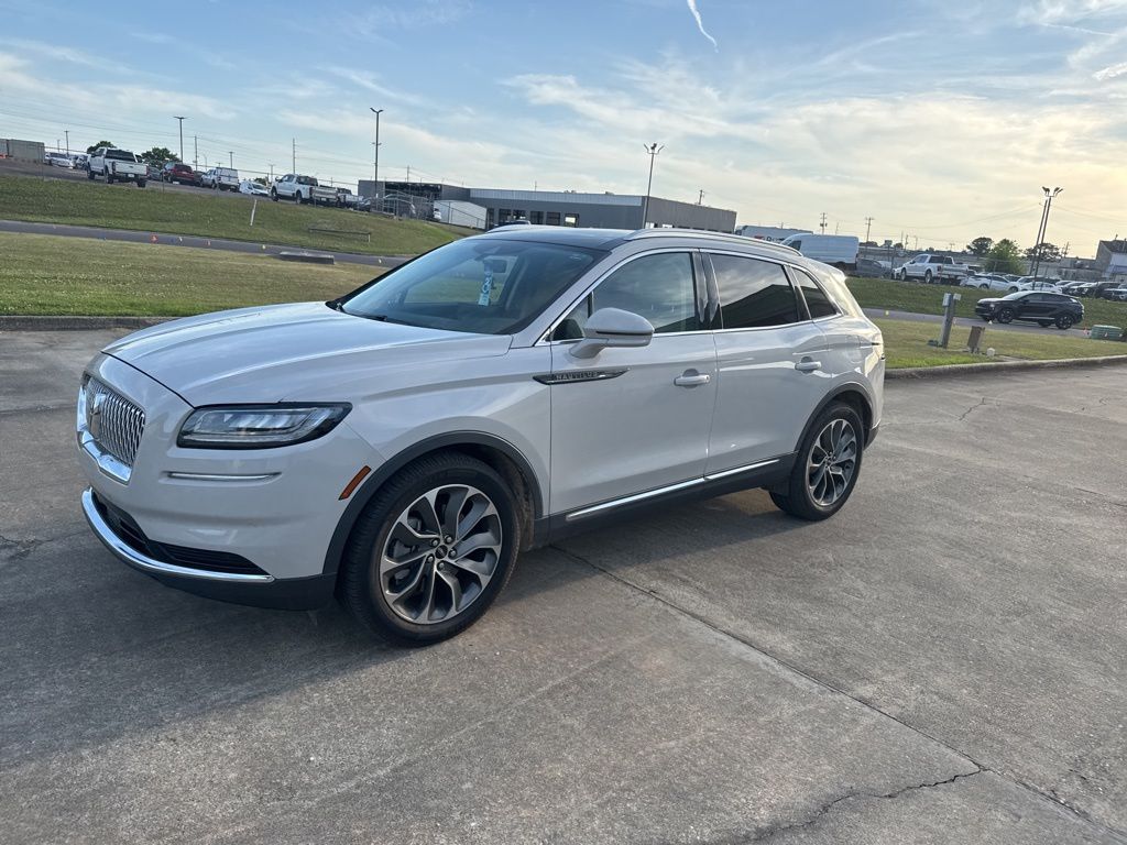 2022 Ceramic Pearl Metallic Tinted Clearcoat Lincoln Nautilus Reserve FWD SUV