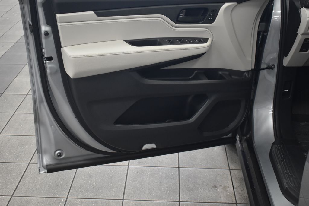 Thumbnail: 2026 Honda Odyssey - 8