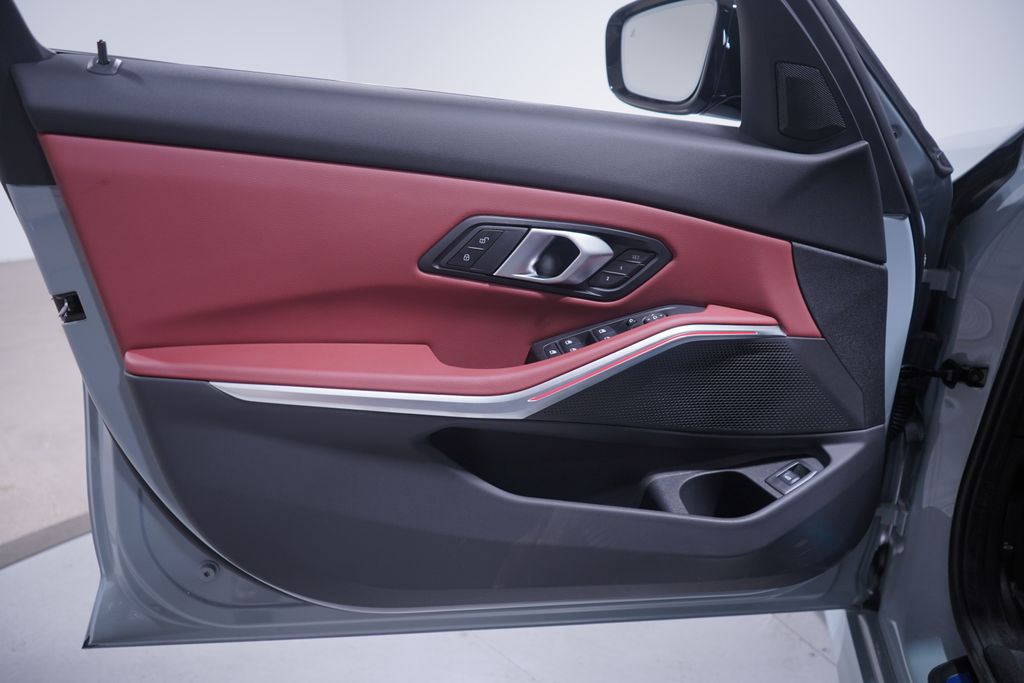 2025 BMW 3 Series 330i 10