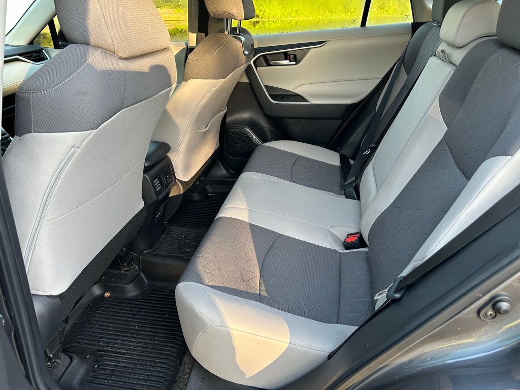 2023 Toyota RAV4 XLE 13