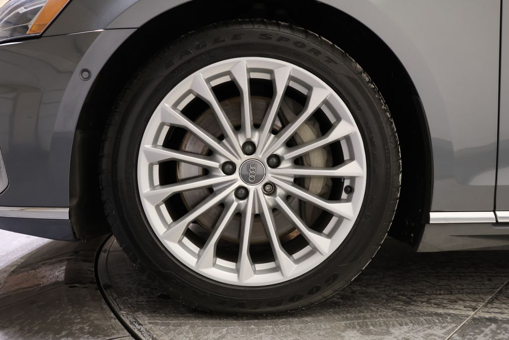 Thumbnail: 2019 Audi A8 - 11