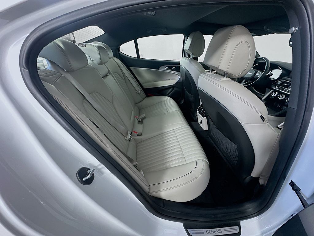 Thumbnail: 2022 Genesis G70 - 27