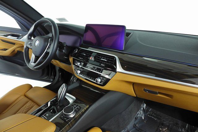 2022 BMW 5 Series 530e iPerformance 13