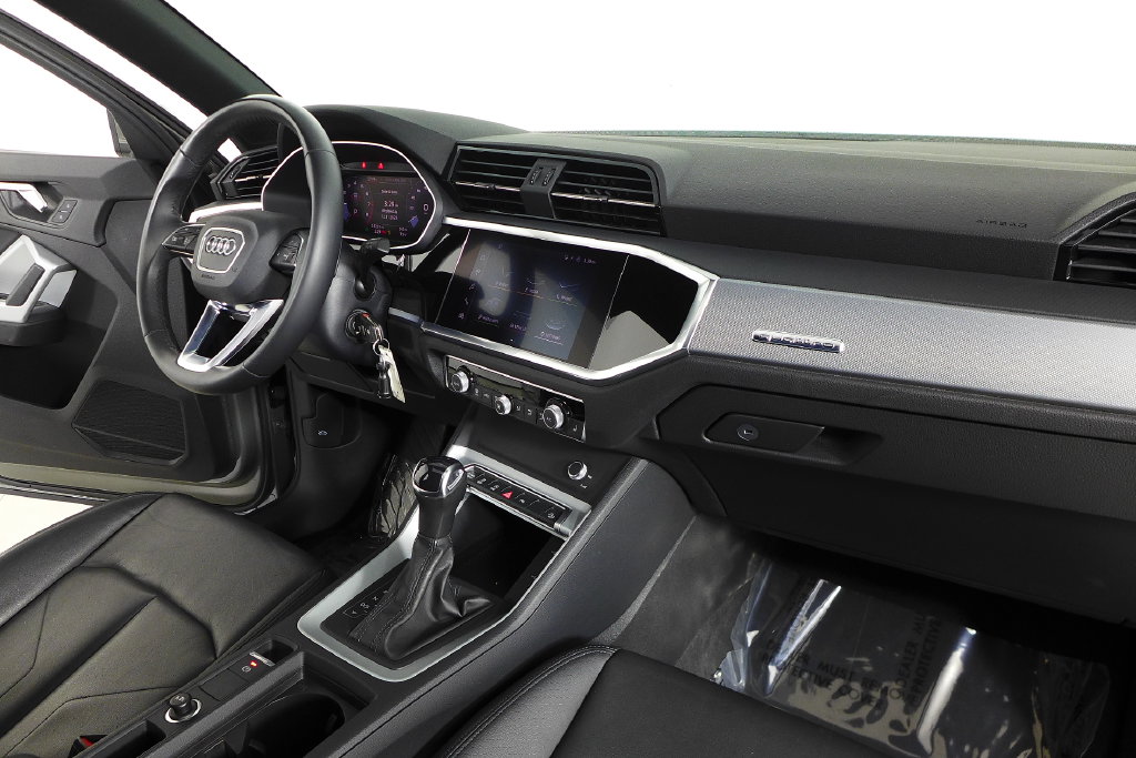 Thumbnail: 2022 Audi Q3 - 13