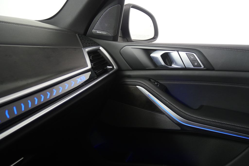 Thumbnail: 2024 BMW X5 - 31