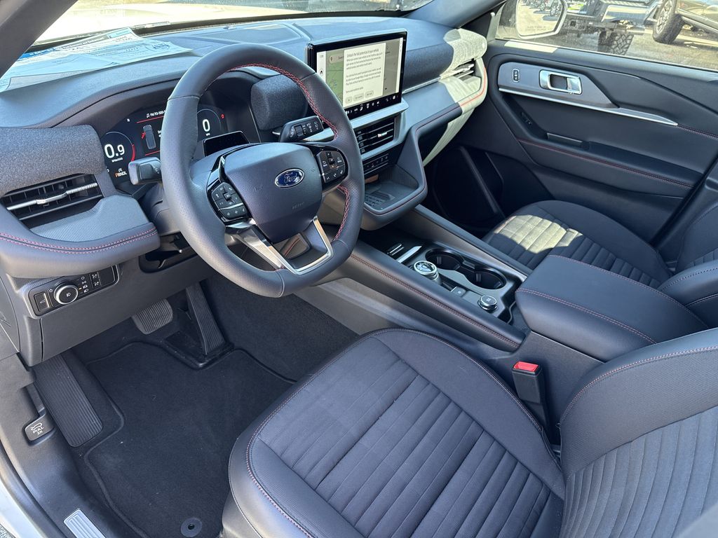 2025 Ford Explorer ST-Line - 11