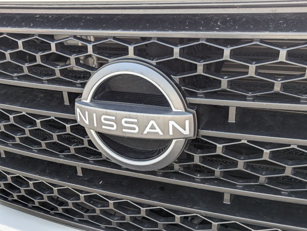 2023 Nissan Titan SV 12