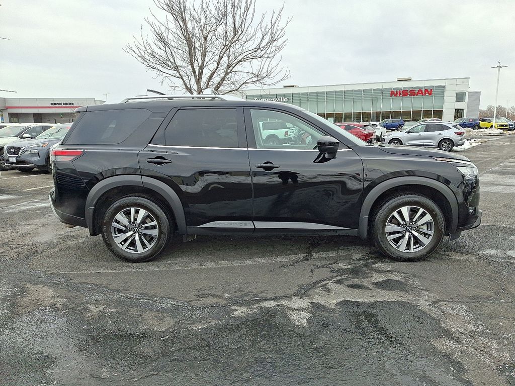 Thumbnail: 2024 Nissan Pathfinder - 7