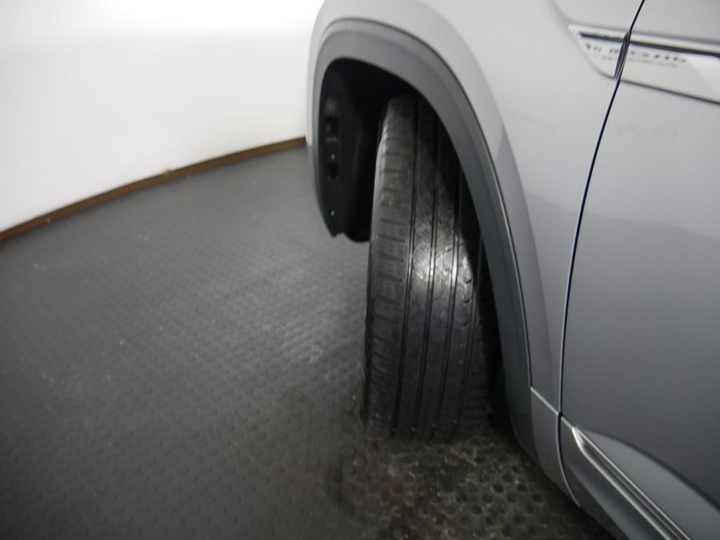 Thumbnail: 2021 Volkswagen Atlas - 18