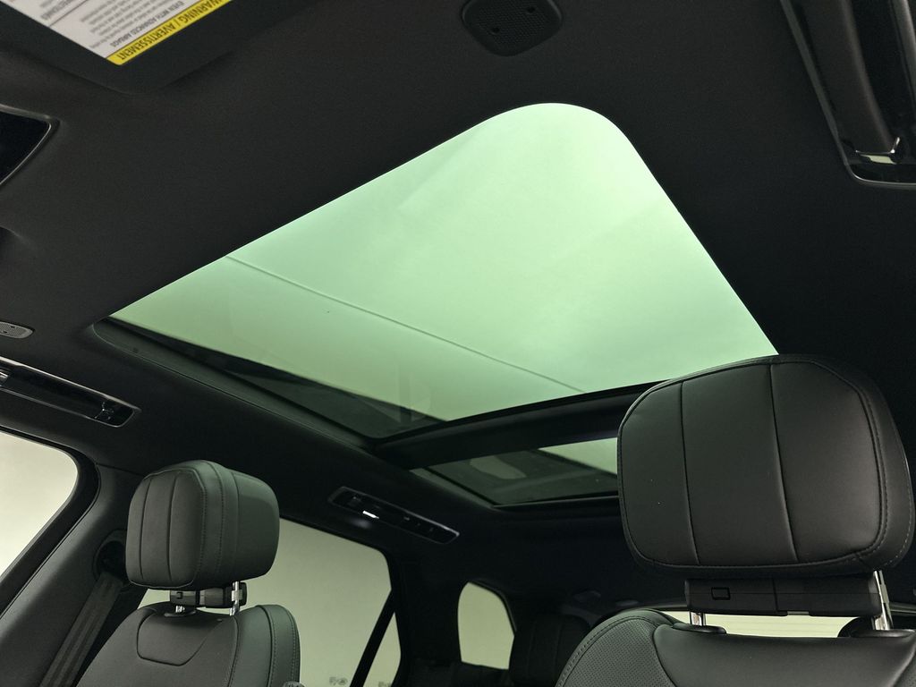 Thumbnail: 2023 Land Rover Range Rover Sport - 14