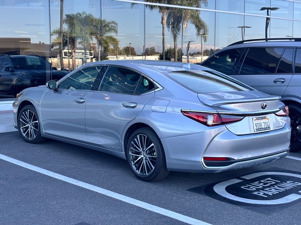 Thumbnail: 2022 Lexus ES - 5